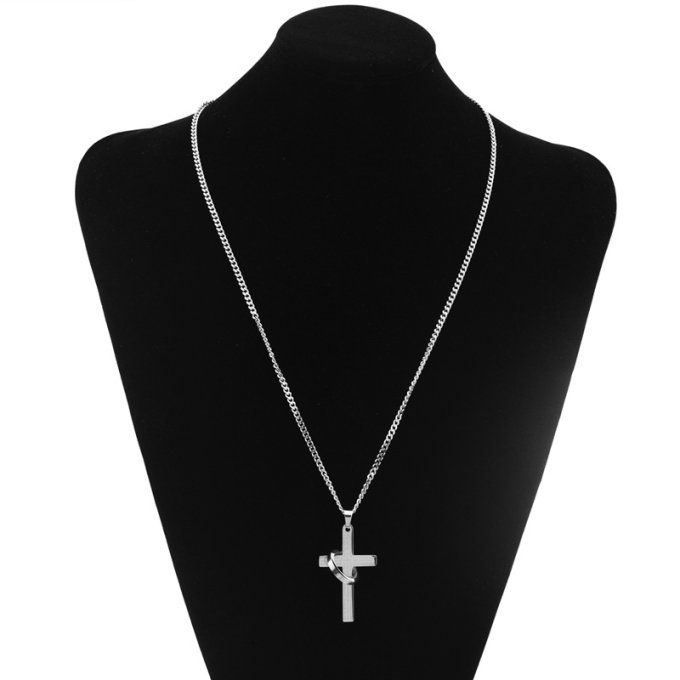 Collier à pendentif croix et anneau 